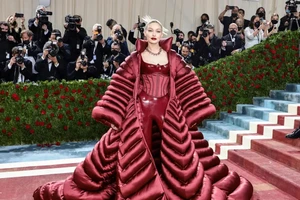 Chiêm ngưỡng thời trang ấn tượng tại Met Gala 2022