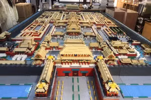 Người đàn ông xây dựng Tử Cấm Thành từ hơn 700.000 miếng Lego