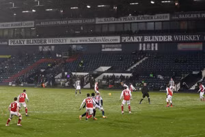 Cuộc đối đầu West Brom - Arsenal diễn ra trong “cơn mưa tuyết”.