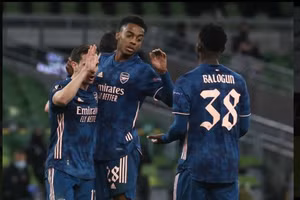 Europa League: Arsenal toàn thắng vòng bảng, Tottenham giành quyền đi tiếp