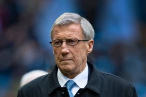 Bóng đá Anh bàng hoàng hay tin huyền thoại Colin Bell qua đời