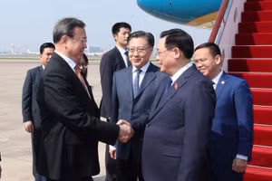 Chủ tịch Quốc hội Vương Đình Huệ thăm thành phố Thượng Hải