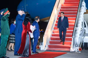 Rạng sáng 11/5 (giờ địa phương), Thủ tướng Phạm Minh Chính và Đoàn đại biểu Việt Nam đã đến Washington, bắt đầu chuyến công tác tham dự Hội nghị Cấp cao Đặc biệt ASEAN-Hoa Kỳ; thăm, làm việc tại Hoa Kỳ và Liên Hợp Quốc - Ảnh: VGP