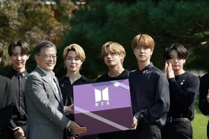 BTS gặp Tổng thống Hàn Quốc Moon Jae In.