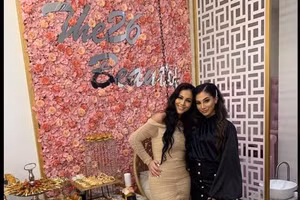 Hai em gái của ngôi sao Riyad Mahrez là Dounya (phải) và Ines bị tấn công trong tiệm làm đẹp của họ ở Paris.