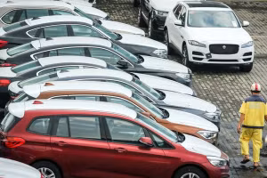 Xét về số lượng, riêng ô tô có xuất xứ từ Thái Lan chiếm đến 50%, Indonesia chiếm 36%, Trung Quốc chiếm 7% và toàn bộ 9 thị trường còn lại chỉ nắm vẻn vẹn 7%.