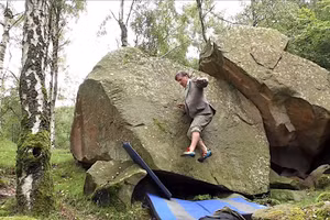 Dị nhân leo núi không cần... tay