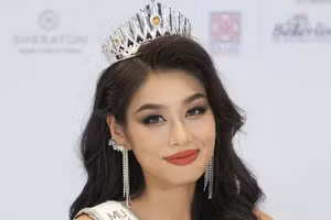 Á hậu Thảo Nhi Lê xin lỗi sau khi khen bộ phim bị cấm chiếu 