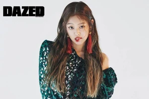 Học Jennie (BLACKPINK) cách diện màu xanh lá cây cực chất