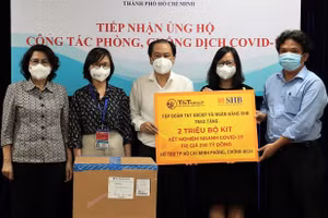 T&T Group và Ngân hàng SHB trao tặng TP Hồ Chí Minh 2 triệu bộ kit xét nghiệm nhanh Covid-19