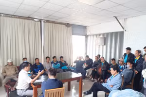 Đà Nẵng: Bị nợ lương, tài xế và phụ xe buýt đình công đòi quyền lợi