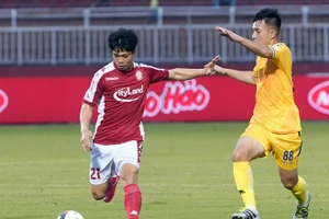 Công Phượng đang là cầu thủ nội duy nhất lọt top 10 những tay săn bàn tốt nhất V-League 2020.