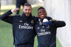 Benzema và Vinicius đã như “không có chuyện gì xảy ra”.