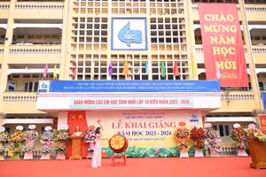 Rộn ràng không khí khai giảng tại ngôi trường 'top đầu' Hà Nội