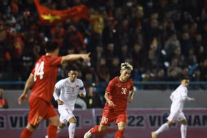 Tuyển Việt Nam ngược dòng đánh bại đàn em U22