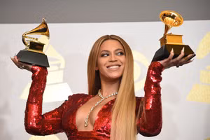 Beyonce trở thành nghệ sĩ nữ thắng nhiều giải Grammy nhất.