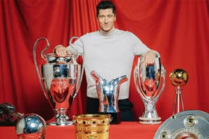 Trong bộ sưu tập danh hiệu, Lewandowski còn thiếu Quả bóng Vàng.