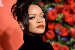 Nữ ca sĩ đình đám Rihanna chia tay bạn trai vì người thứ ba?