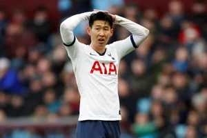 Son Heung-min dính chấn thương.