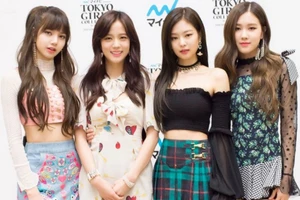 Ít ai ngờ BLACKPINK cũng có loạt trang phục thảm họa 