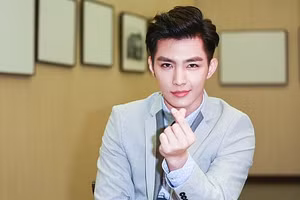 Sao nam nổi tiếng Cbiz bị tố quấy rối 