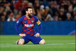 Messi ở lại Nou Camp “kèm điều khoản” giữ chân Suarez