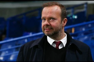 Phó Chủ tịch Ed Woodward đau đầu khi Man Utd lỗ tới 40 triệu bảng sau 3 tháng.