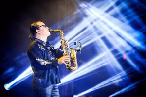 Sức khỏe nghệ sĩ saxophone Trần Mạnh Tuấn ra sao sau gần 4 tháng đột quỵ?