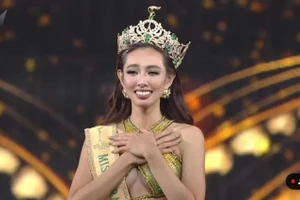 Dàn Hoa hậu và sao Việt đồng loạt gửi lời chúc mừng Thùy Tiên đăng quang Miss Grand International 2021