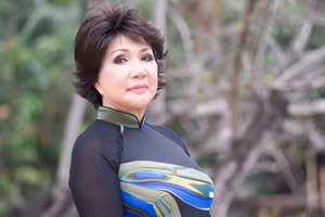 Nữ danh ca Lệ Thu.