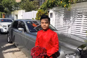 Chú rể Phan Thành đi siêu xe 34 tỷ đón cô dâu Primmy Trương