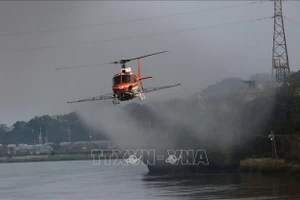 Bác bỏ tin đồn "5 máy bay trực thăng phun khử khuẩn vào không khí” ở TP Hồ Chí Minh