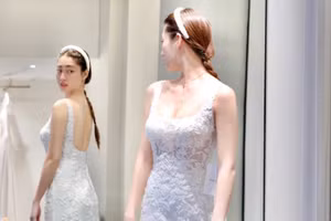 Hình ảnh Hoa hậu Lương Thùy Linh thử váy cưới gây 'bão' mạng 