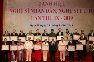 Lễ trao tặng danh hiệu Nghệ sĩ Nhân dân, Nghệ sĩ Ưu tú. Ảnh minh họa: Bộ VHTTDL.