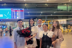 Hé lộ mối quan hệ của bạn trai Ý Nhi và gia đình nàng hậu