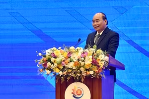 Thủ tướng Nguyễn Xuân Phúc phát biểu tại Hội nghị - Ảnh: VGP/Quang Hiếu