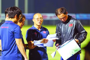 HLV Park Hang Seo sẽ đưa đội tuyển Việt Nam vào Vòng loại cuối World Cup 2022. Ảnh: Viên Viên.