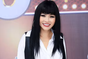 Phương Thanh bảo hộ kín mít, xung phong làm tình nguyện viên chống dịch Covid-19