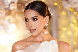 Nhan sắc hoàn hảo của 'búp bê' Venezuela vừa đăng quang Miss International