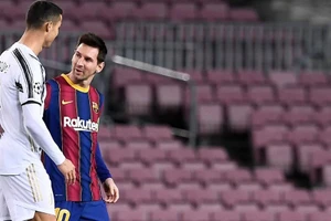 Juventus đại thắng Barca, Ronaldo khiến Messi lu mờ