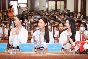 Hoa hậu Mai Phương, Á hậu Phương Nhi làm điều đặc biệt trước thềm thi quốc tế