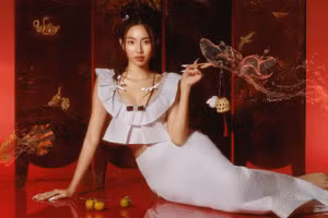 Ngắm ảnh Trung thu tuyệt đẹp của Hoa hậu Thùy Tiên 