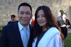 Sau bê bối "phong sát", vợ chồng Triệu Vy phải hầu tòa?