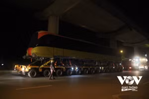 Đoàn tàu điện đầu tiên tuyến Nhổn - ga Hà Nội được đưa về Depot Nhổn