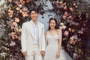 9 cặp đôi nổi tiếng bị 'khui' tin hẹn hò ngày đầu năm mới