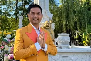 Mẹ Đức Tiến tổ chức lễ viếng cố diễn viên tại Việt Nam