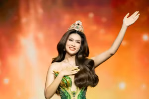 Hoa hậu Đoàn Thiên Ân xúc động: 'Ngày mẹ mất, con như mất đi bầu trời của mình'