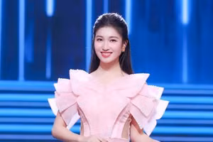 Động thái 'lạ' của Á hậu Phương Nhi sau thời gian mất hút