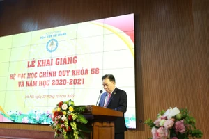 PGS.TS.NGƯT Nguyễn Trọng Cơ phát biểu tại lễ khai giảng.