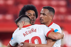 Atletico sẩy chân ở cuộc đua vô địch La Liga